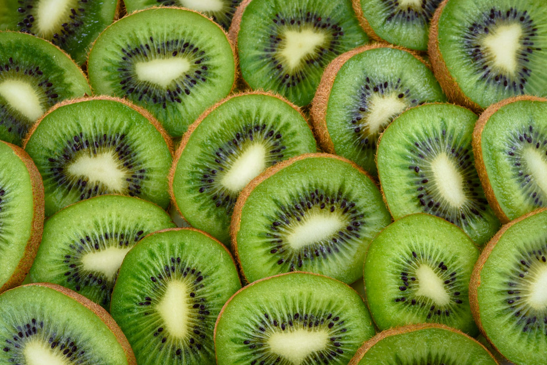 Vitamin C: Sources and 11 amazing health benefits 5 sliced kiwi fruits