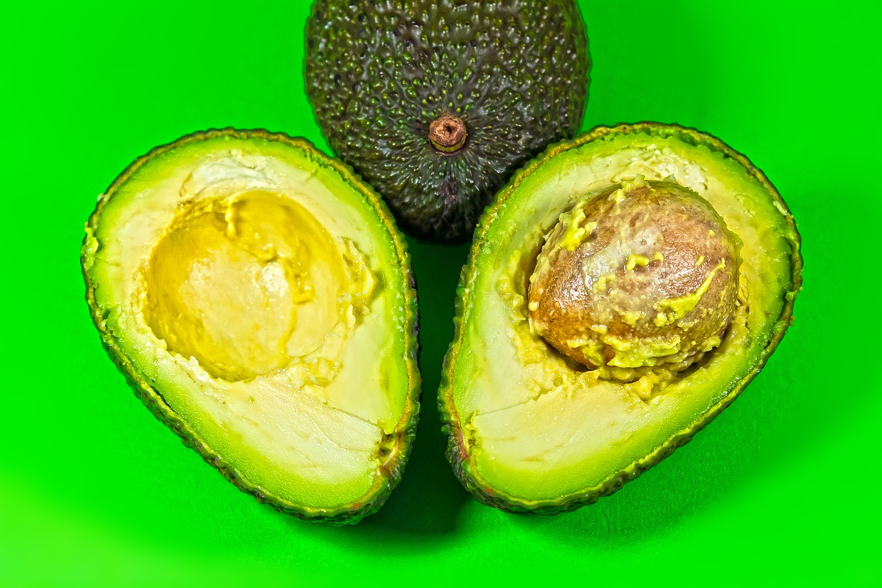what does avocado taste like